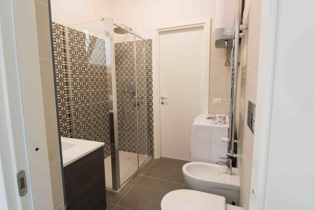 Delicious 2 Bed Room Apartment And Garden By Yh Rome Exterior photo